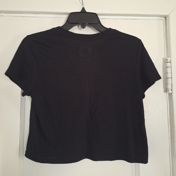 Crop Top - Picture 2 of 3